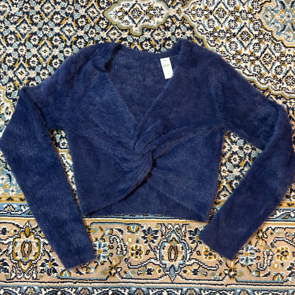 Aerie Fuzzy Blue Soft Twisted Cropped Sweater